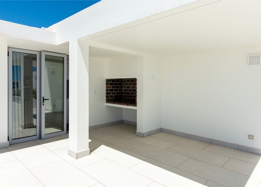 5 Bedroom Property for Sale in Paradise Beach Western Cape